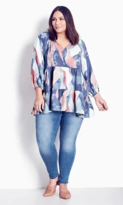 Avenue Arna York Blue Lucia Tiered Top