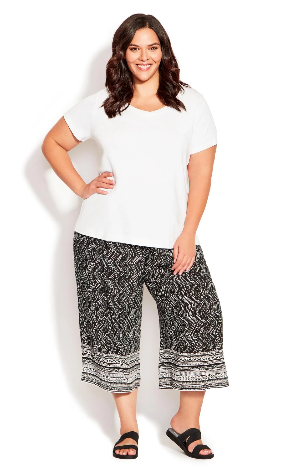 Avenue Black Border Print Wide Leg Cropped Trousers