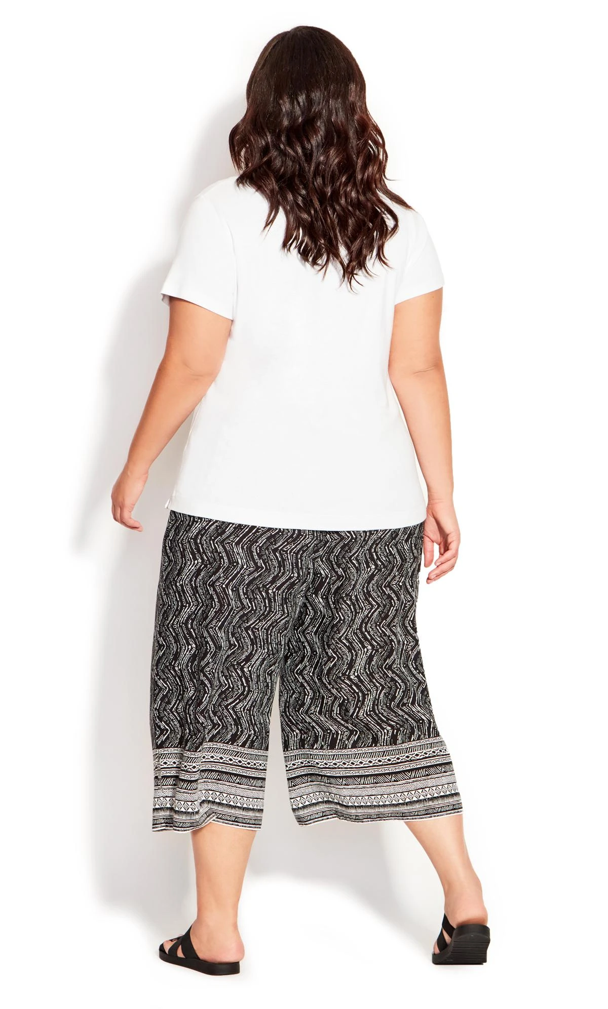 Avenue Black Border Print Wide Leg Cropped Trousers - Image 3