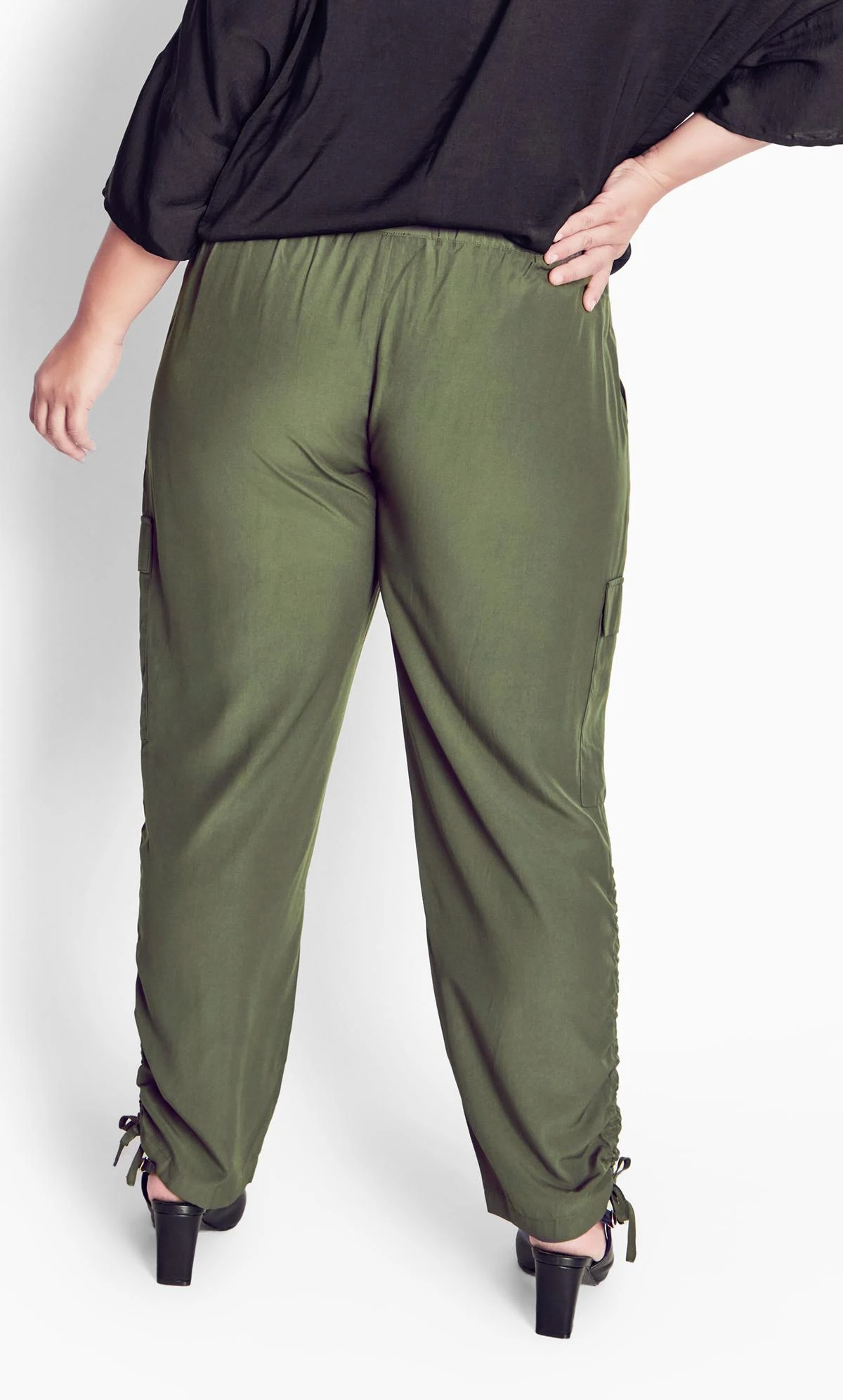 Avenue Arna York Green Shiloh Ruched Trouser - Image 4
