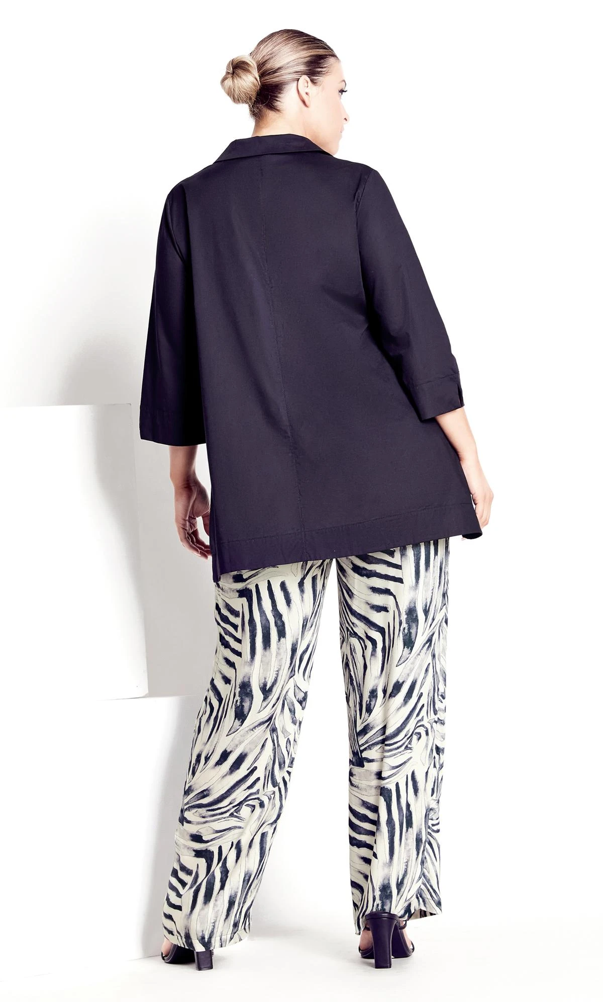 City Chic White & Black Abstract Print Wide Leg Trousers - Image 4